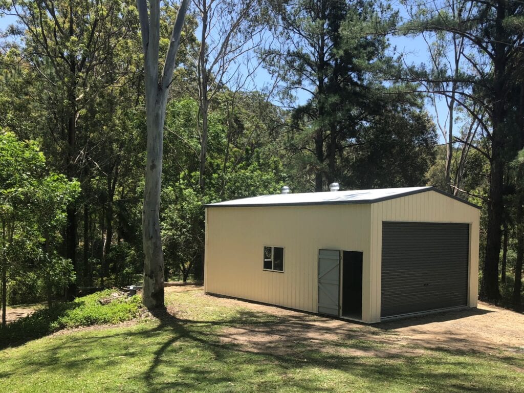 Gable roof shed = Colorbond "Classic Cream"
